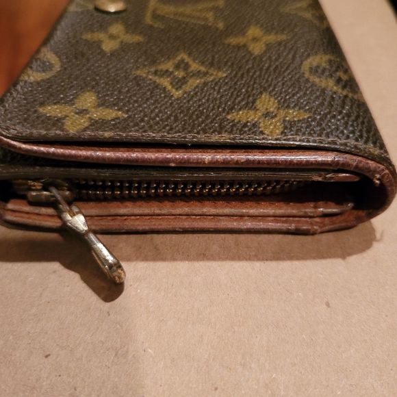 Louis Vuitton Monogram Bifold Wallet /P3094 - Picture 10 of 13